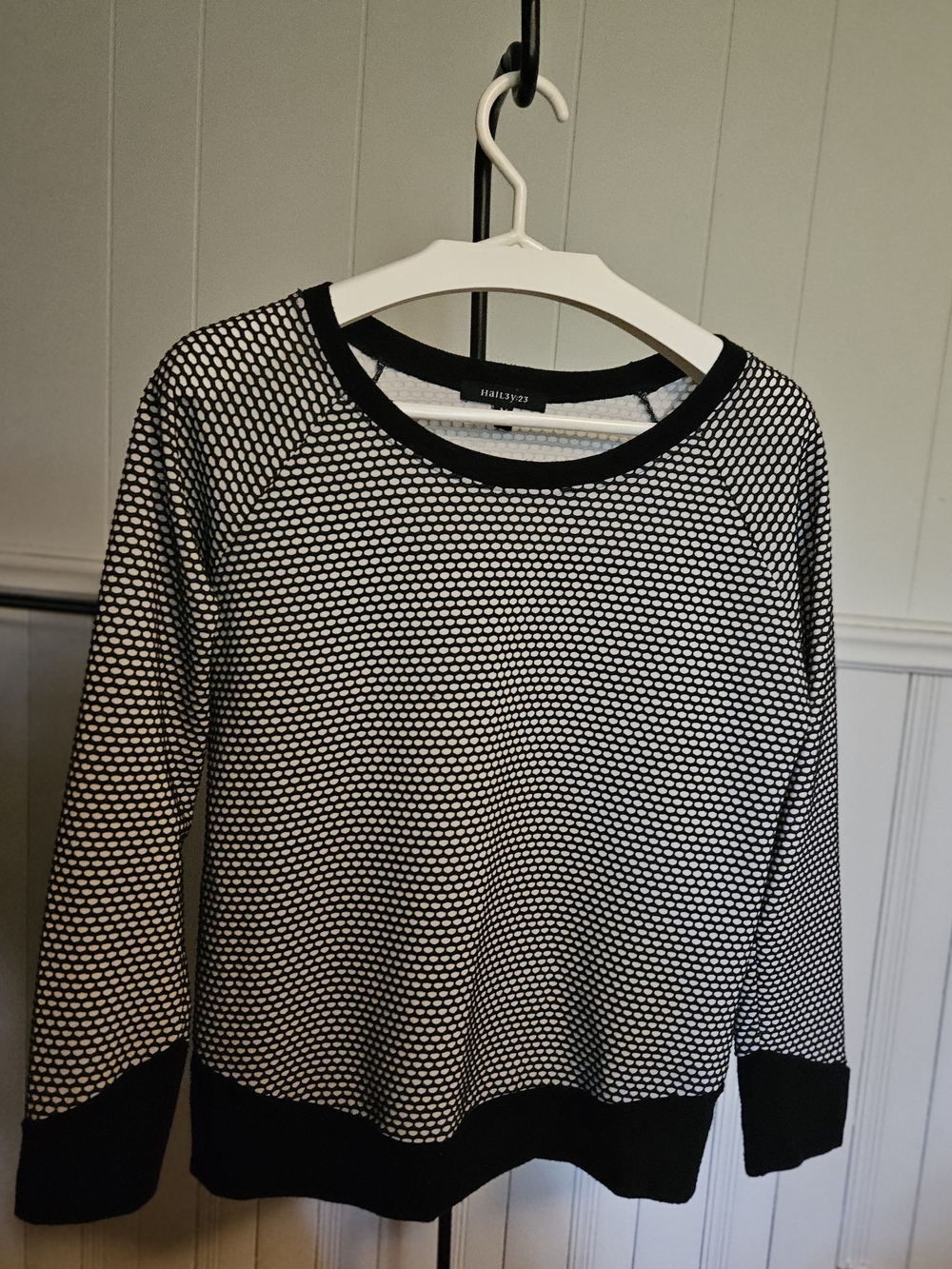 🖤 HaIL3Y:23 Black & White Textured Sweater – Size M – Made in USA